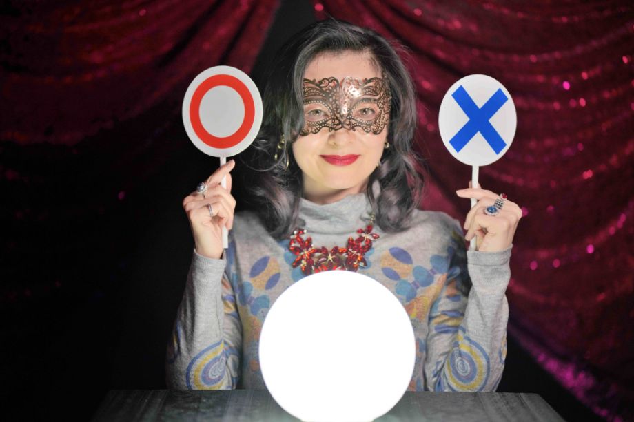 ○✕マークを持つ占い師２