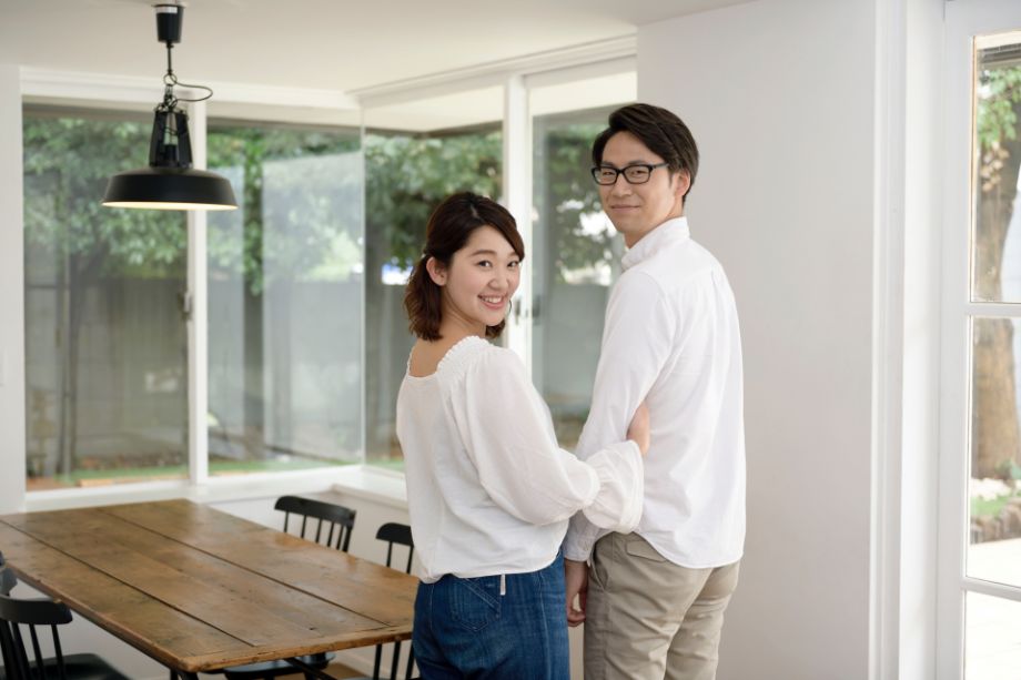 家にカップル７