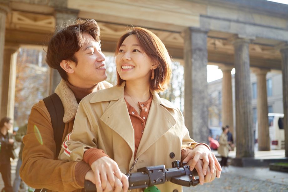 ハグするカップル８