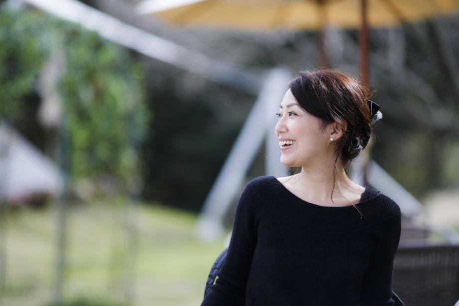 笑顔の女性モデル４